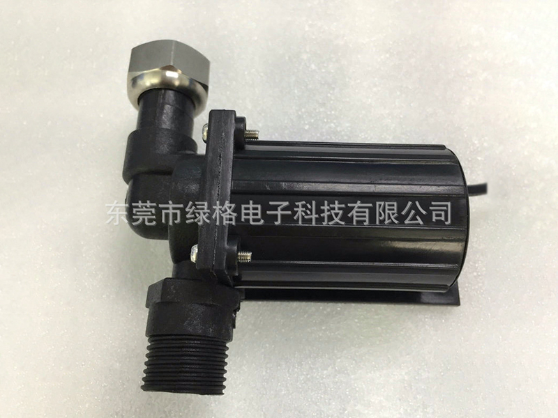Water pump characteristic test device and definition
